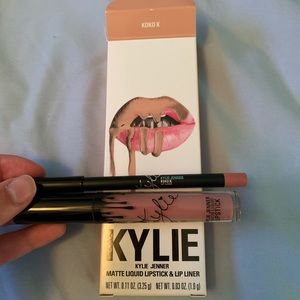 Kylie cosmetic lip kit